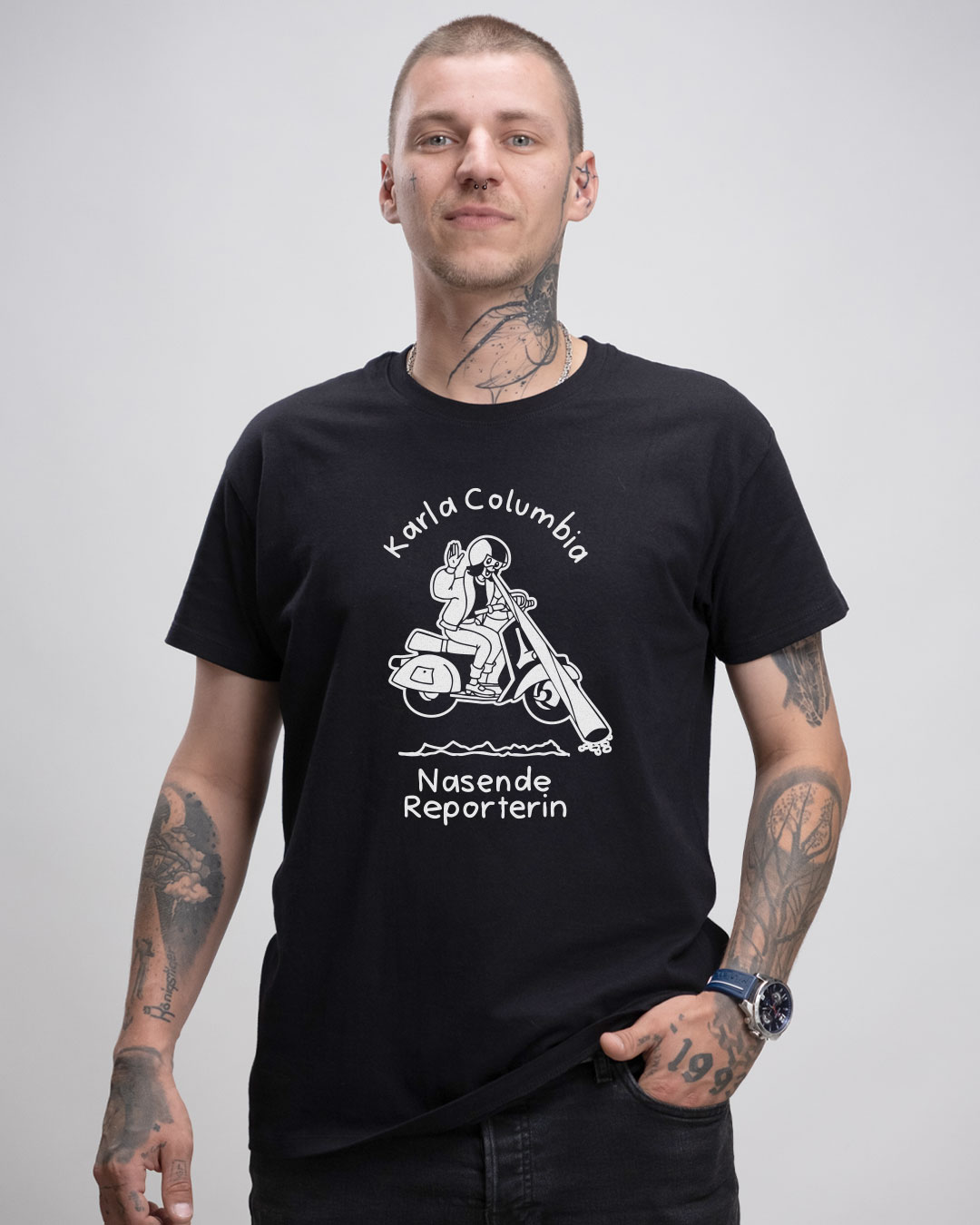 Karla Columbia / Großer Print - Herren Ringspun Shirt - Junkie Tattoos