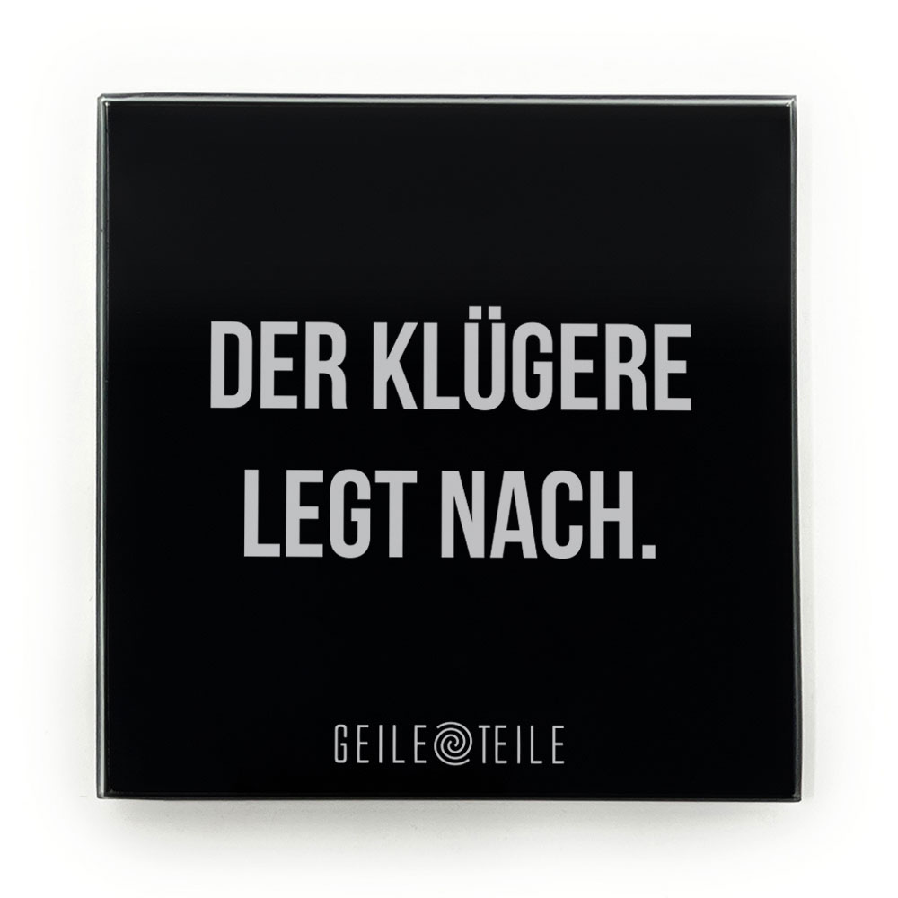 10cm Der Klügere - Robustes Echtglas Brettchen, 10x10cm, mit Stoffsäckchen